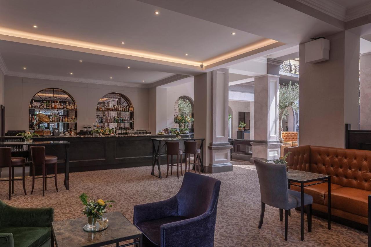Oatlands Park Hotel Weybridge Exteriör bild