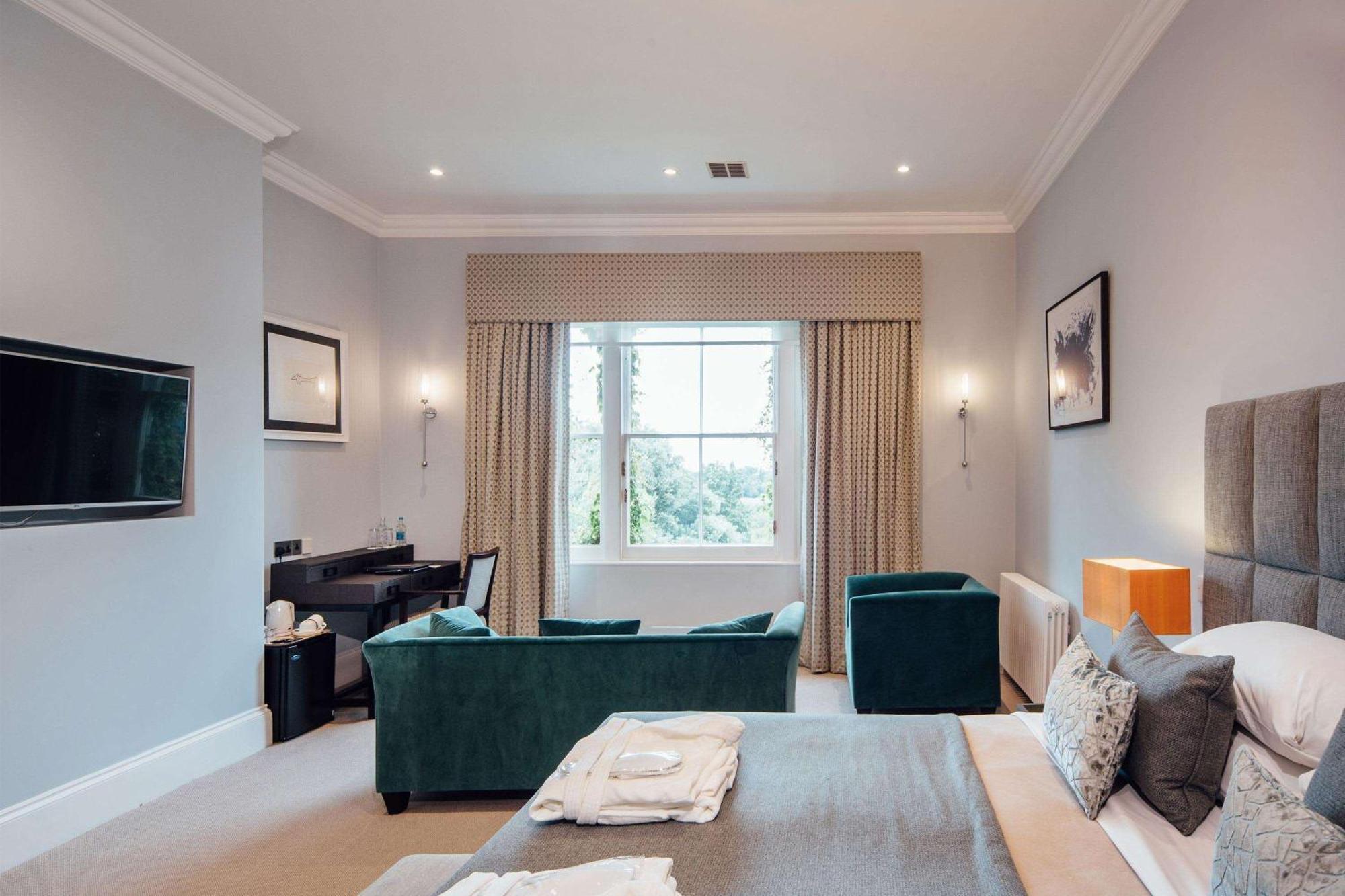 Oatlands Park Hotel Weybridge Exteriör bild