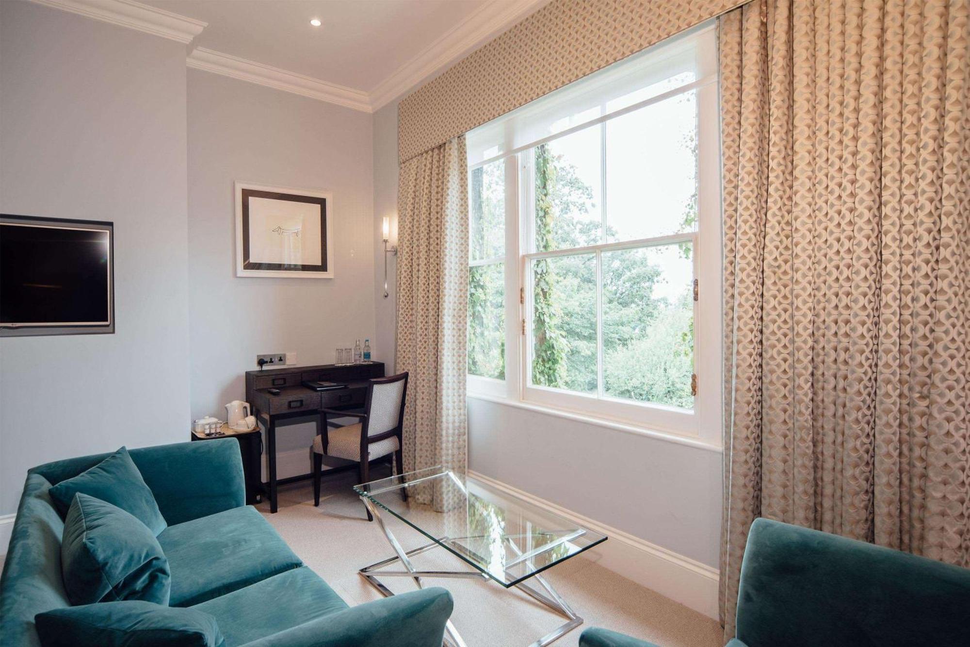 Oatlands Park Hotel Weybridge Exteriör bild