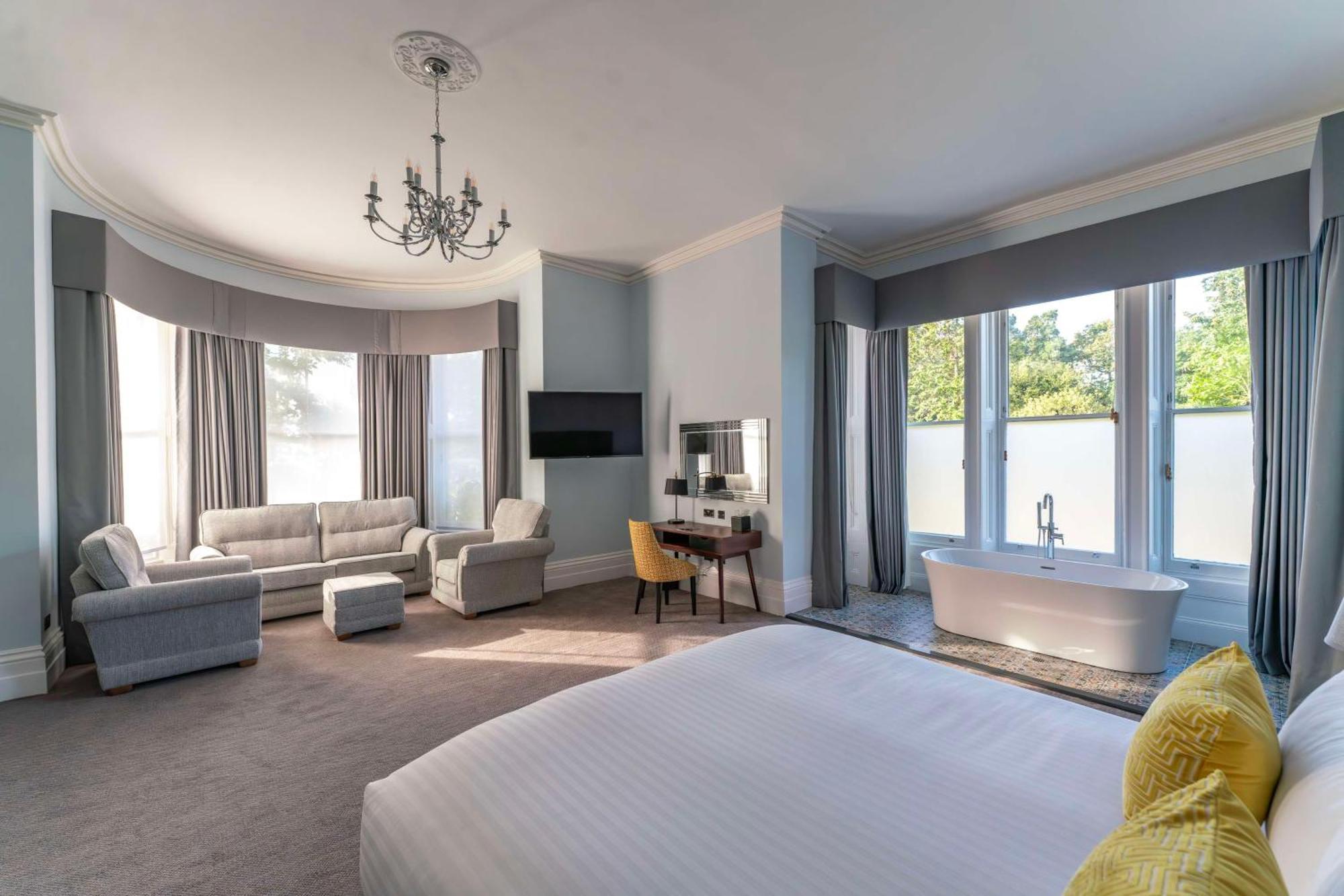 Oatlands Park Hotel Weybridge Exteriör bild