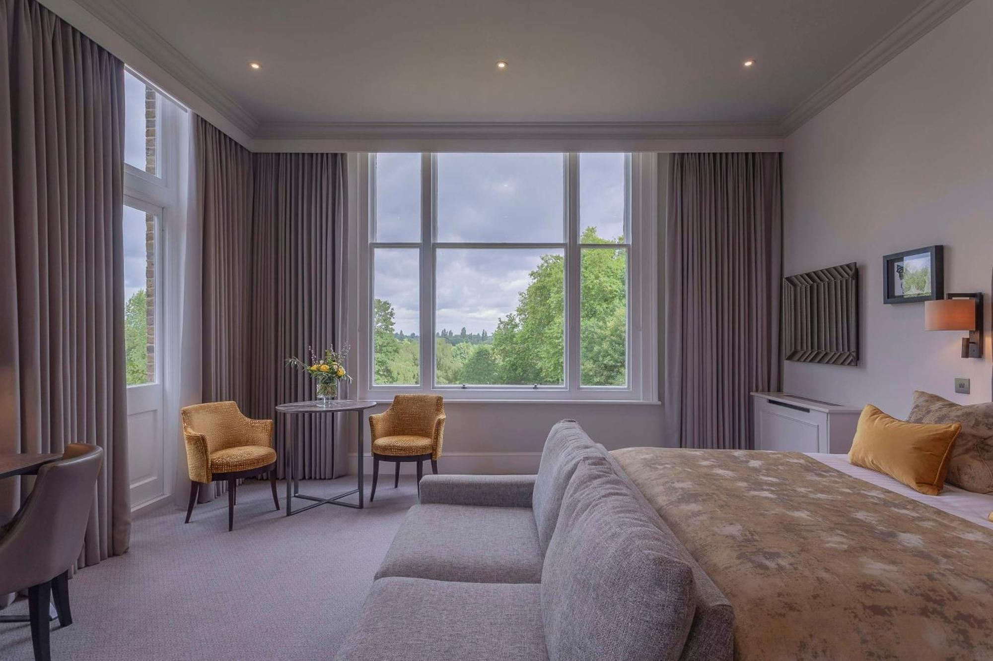 Oatlands Park Hotel Weybridge Exteriör bild