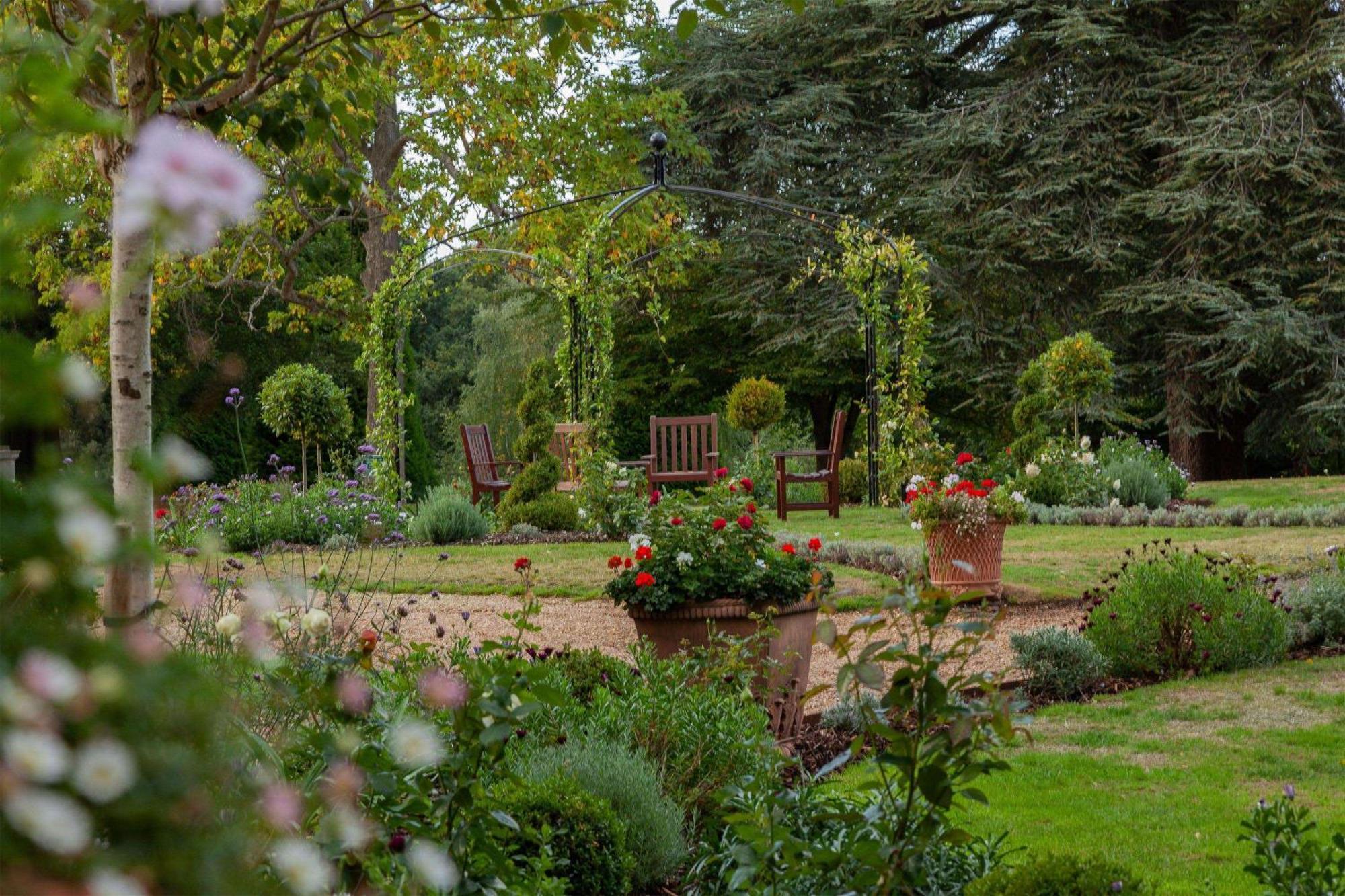Oatlands Park Hotel Weybridge Exteriör bild