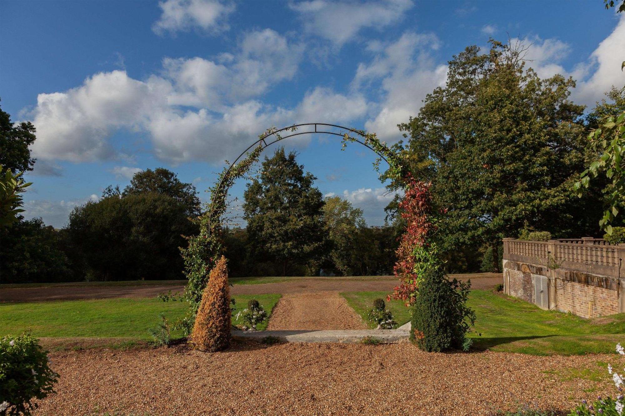 Oatlands Park Hotel Weybridge Exteriör bild