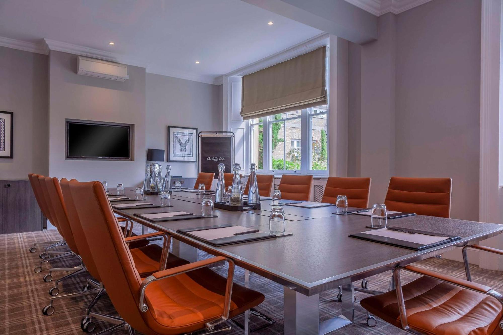 Oatlands Park Hotel Weybridge Exteriör bild
