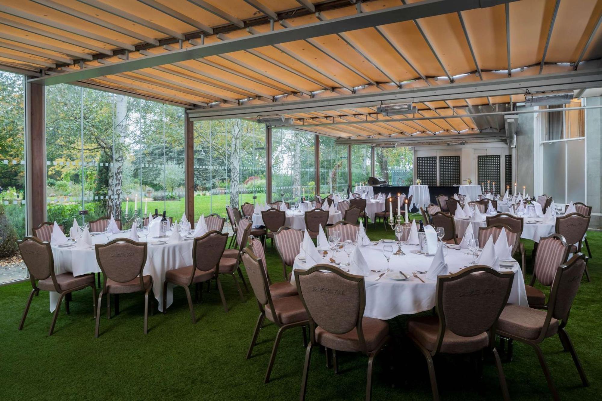 Oatlands Park Hotel Weybridge Exteriör bild