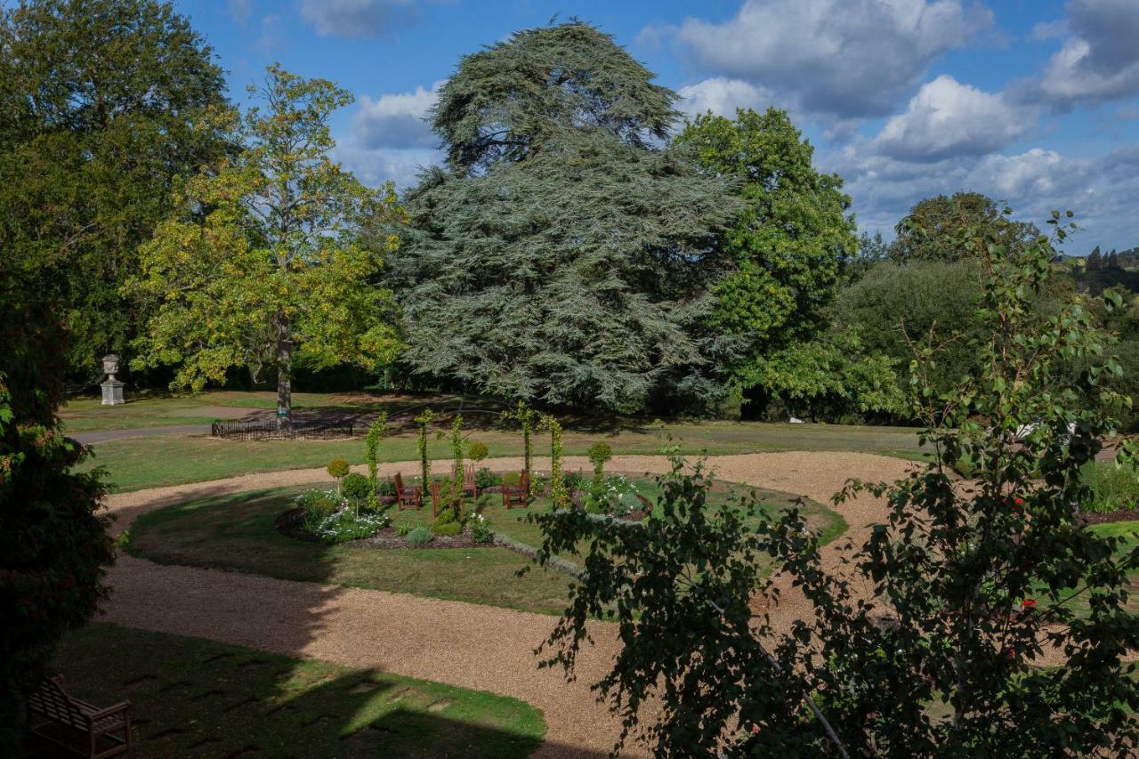 Oatlands Park Hotel Weybridge Exteriör bild